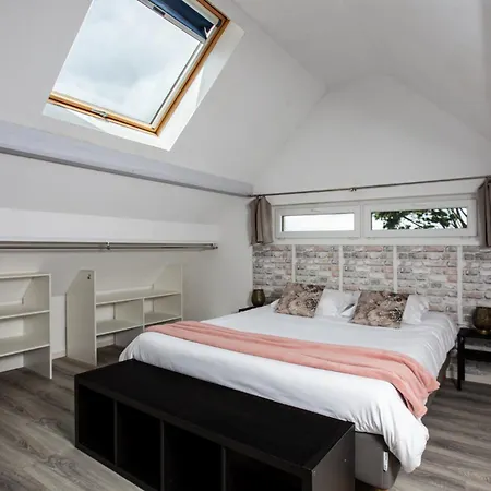 Jolie Villa, 300 M2, Grand Jardin *