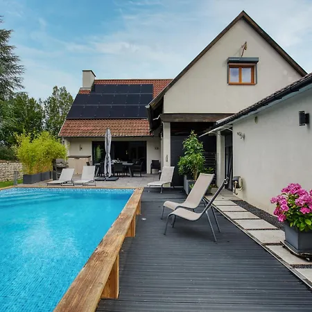 Βίλα Jolie Villa, 300 M2, Grand Jardin