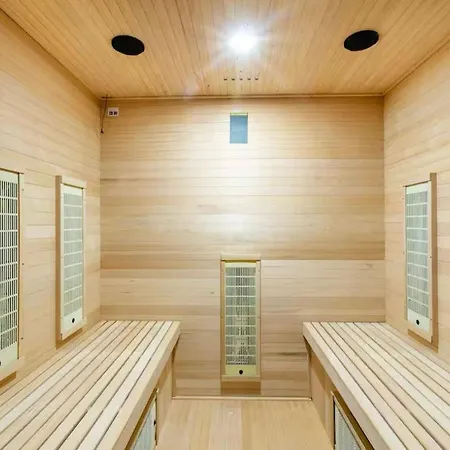 Jolie Villa, 300 M2, Grand Jardin